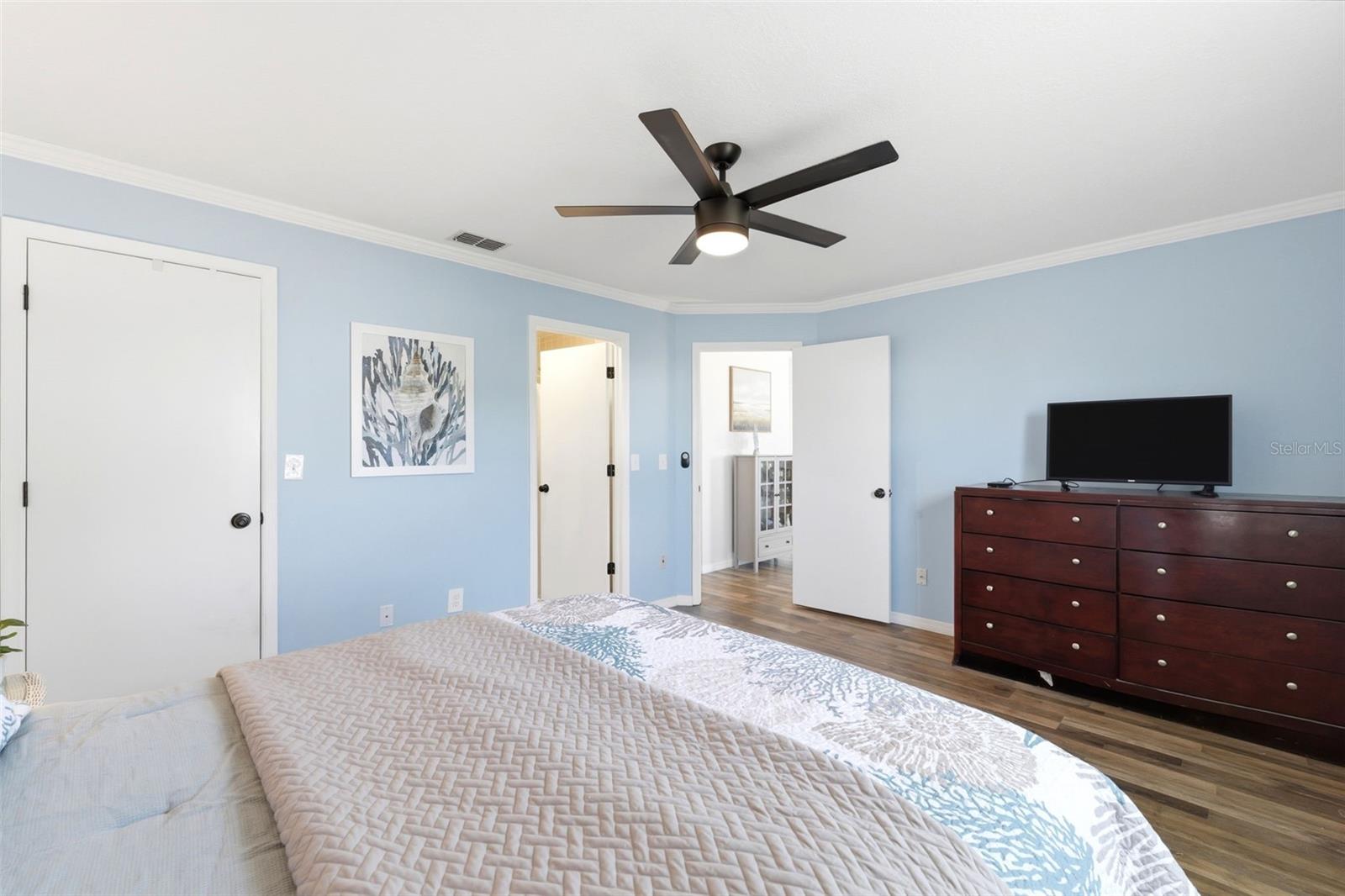 Image 12 of 34 For 6129 Elmhurst Drive