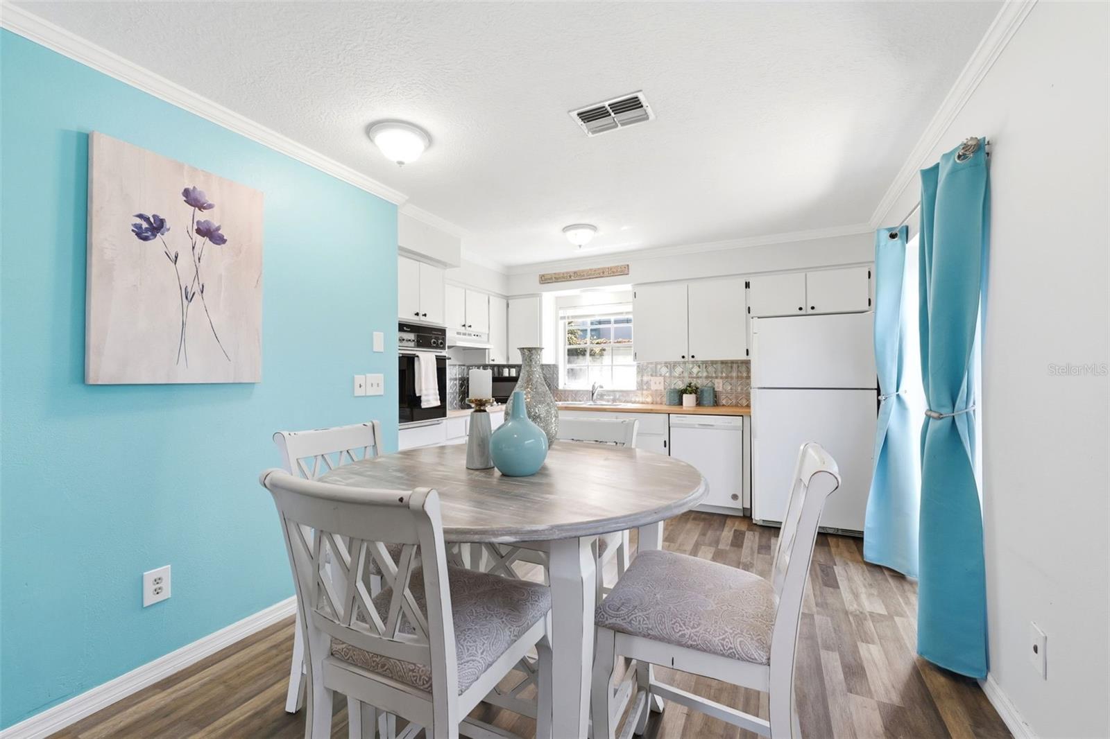 Image 6 of 34 For 6129 Elmhurst Drive