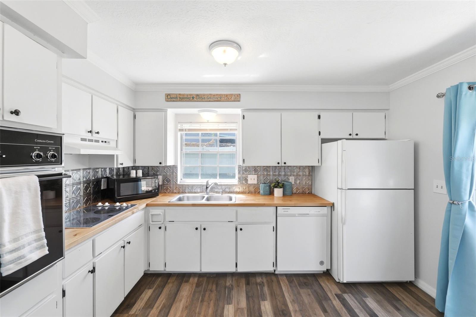 Image 9 of 34 For 6129 Elmhurst Drive