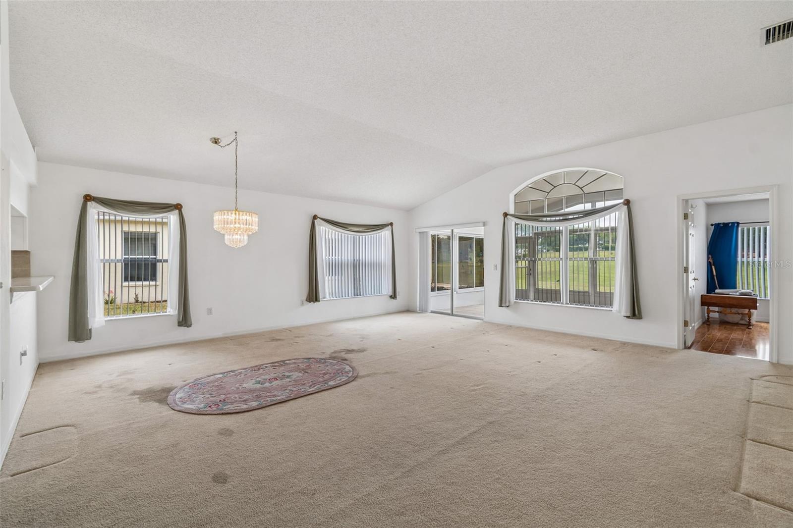 Image 12 of 68 For 18452 Fairway Green Drive