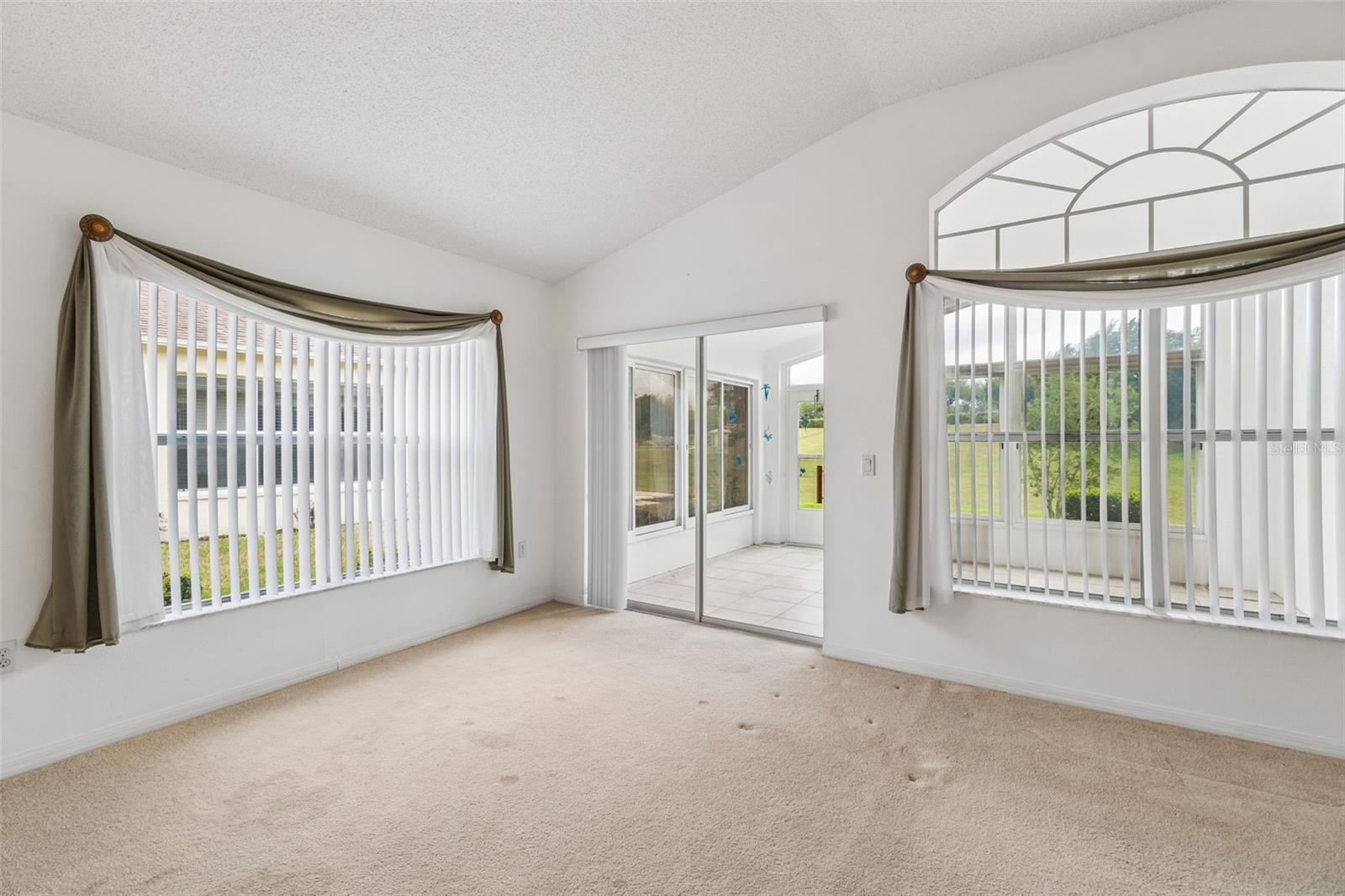 Image 15 of 68 For 18452 Fairway Green Drive