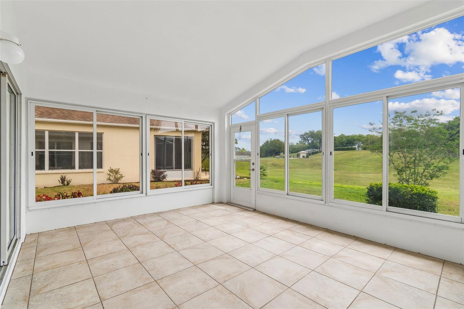 Image 32 of 68 For 18452 Fairway Green Drive