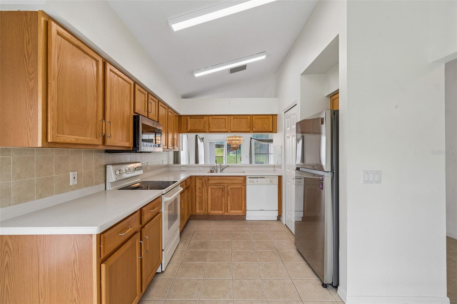 Image 8 of 68 For 18452 Fairway Green Drive