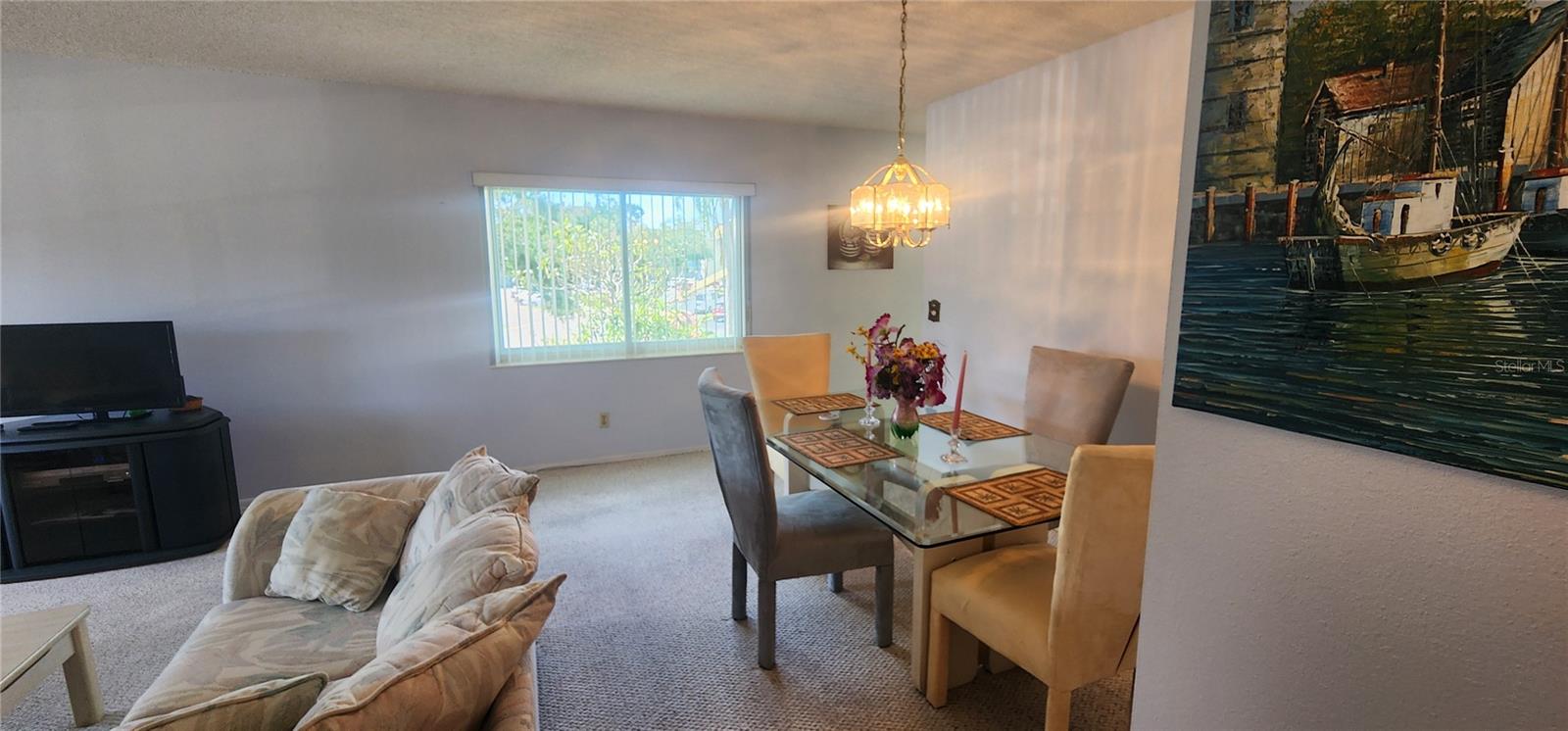 Image 10 of 48 For 2402 Ecuadorian Way 22