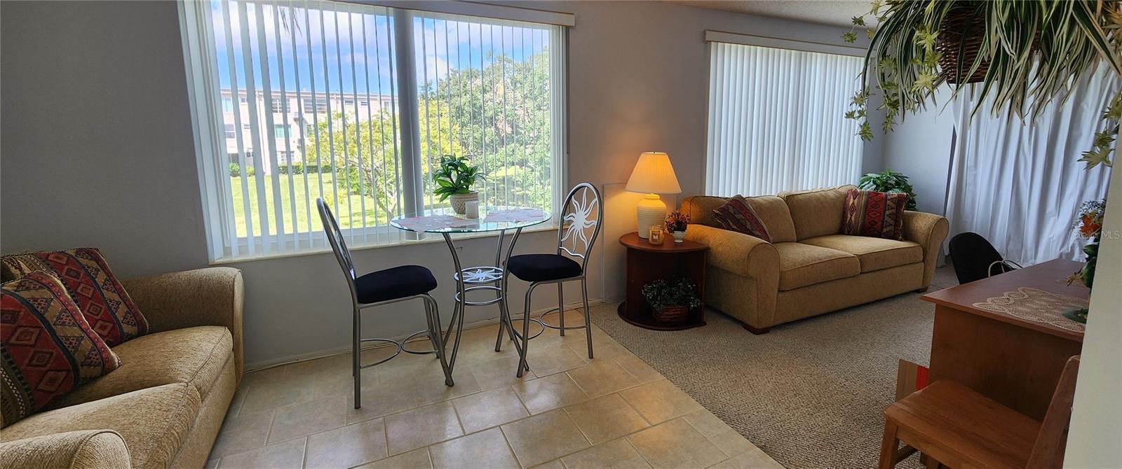 Image 16 of 48 For 2402 Ecuadorian Way 22