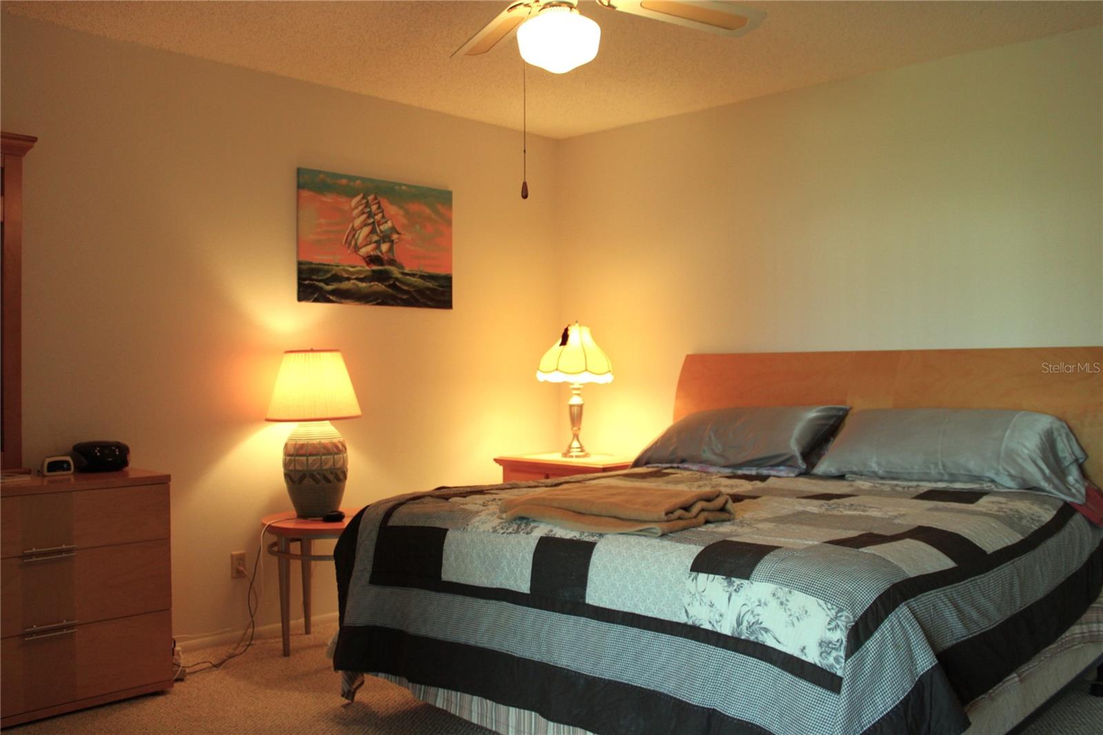 Image 18 of 48 For 2402 Ecuadorian Way 22