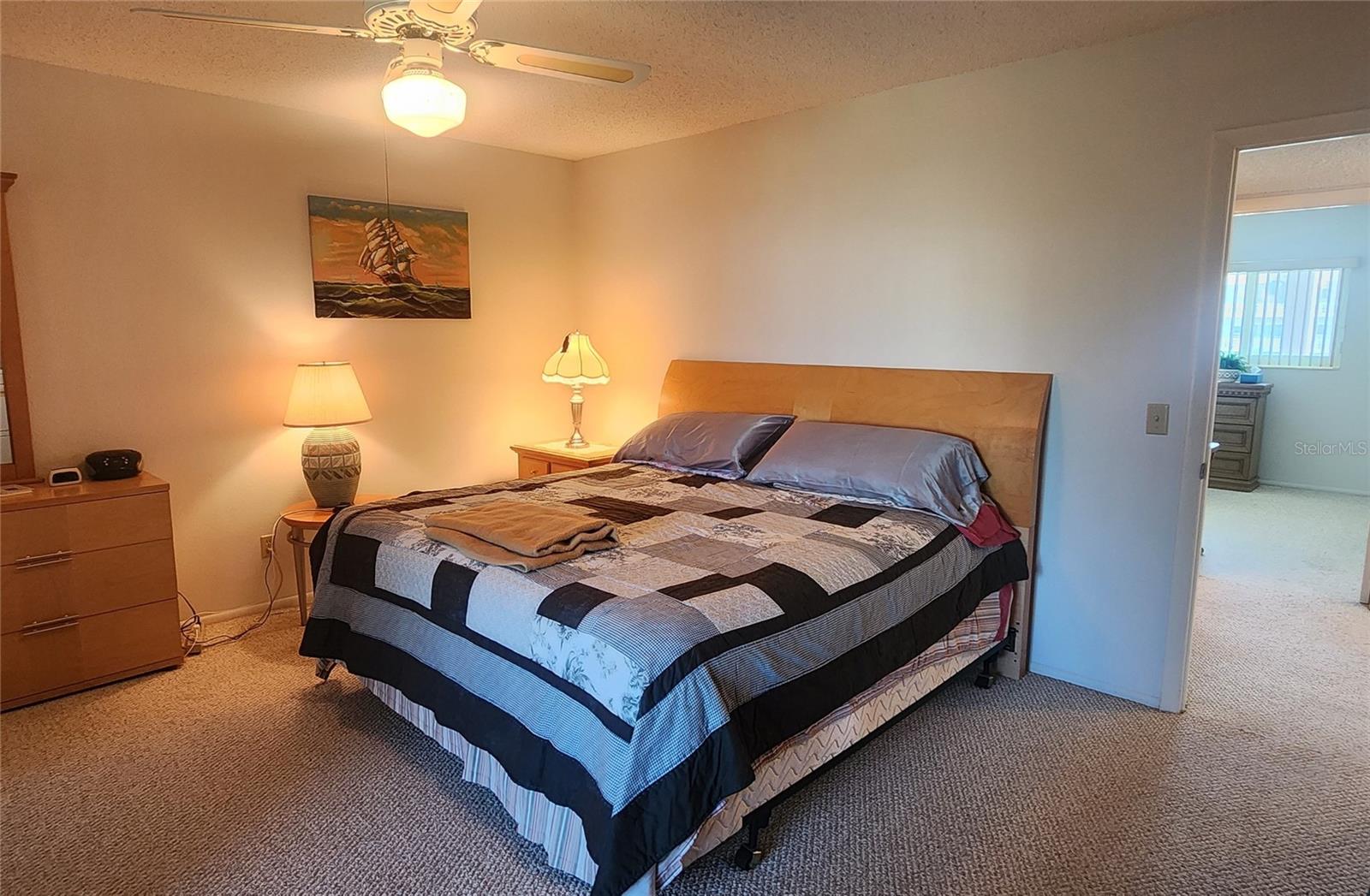 Image 19 of 48 For 2402 Ecuadorian Way 22