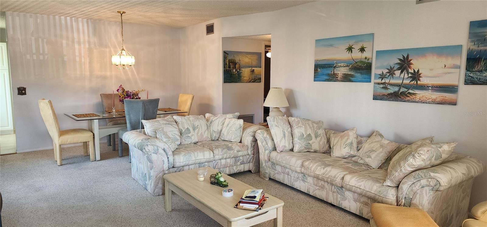 Image 7 of 48 For 2402 Ecuadorian Way 22