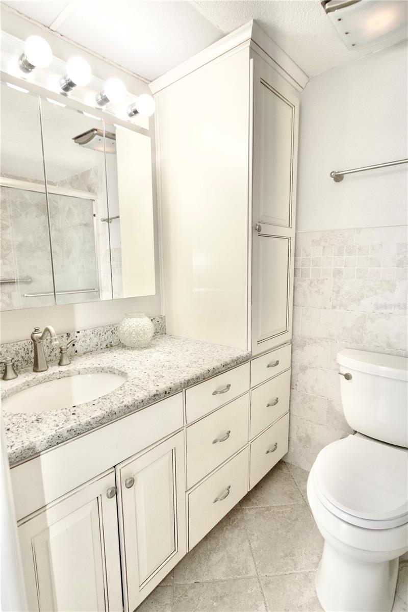 Image 15 of 20 For 2101 Sunset Point Road 702