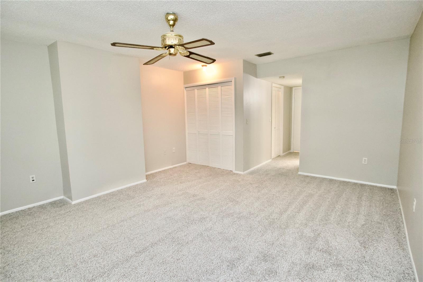 Image 16 of 20 For 2101 Sunset Point Road 702