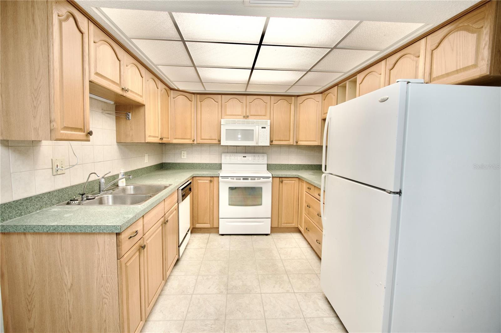 Image 7 of 20 For 2101 Sunset Point Road 702