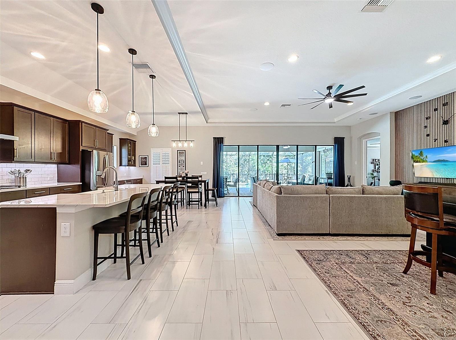 Listing photo id 10 for 21931 Woodshadow Way