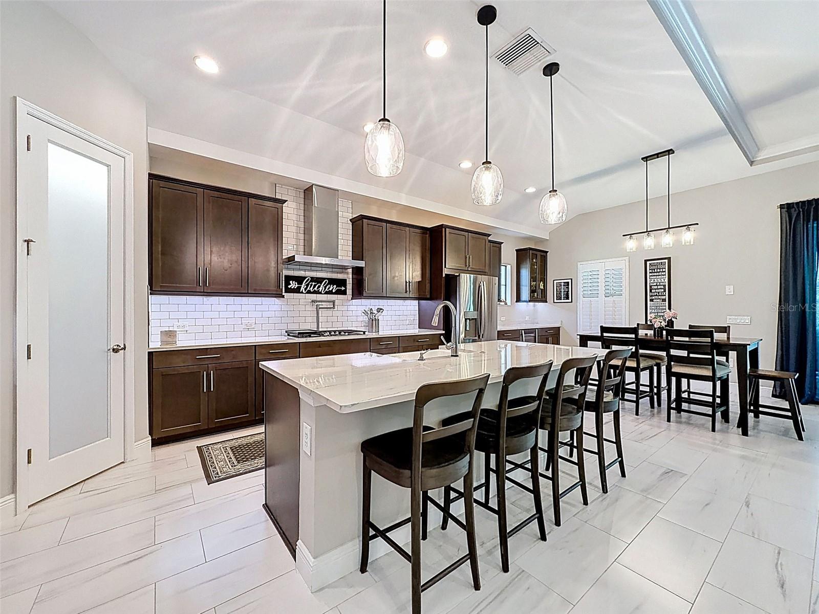 Listing photo id 11 for 21931 Woodshadow Way