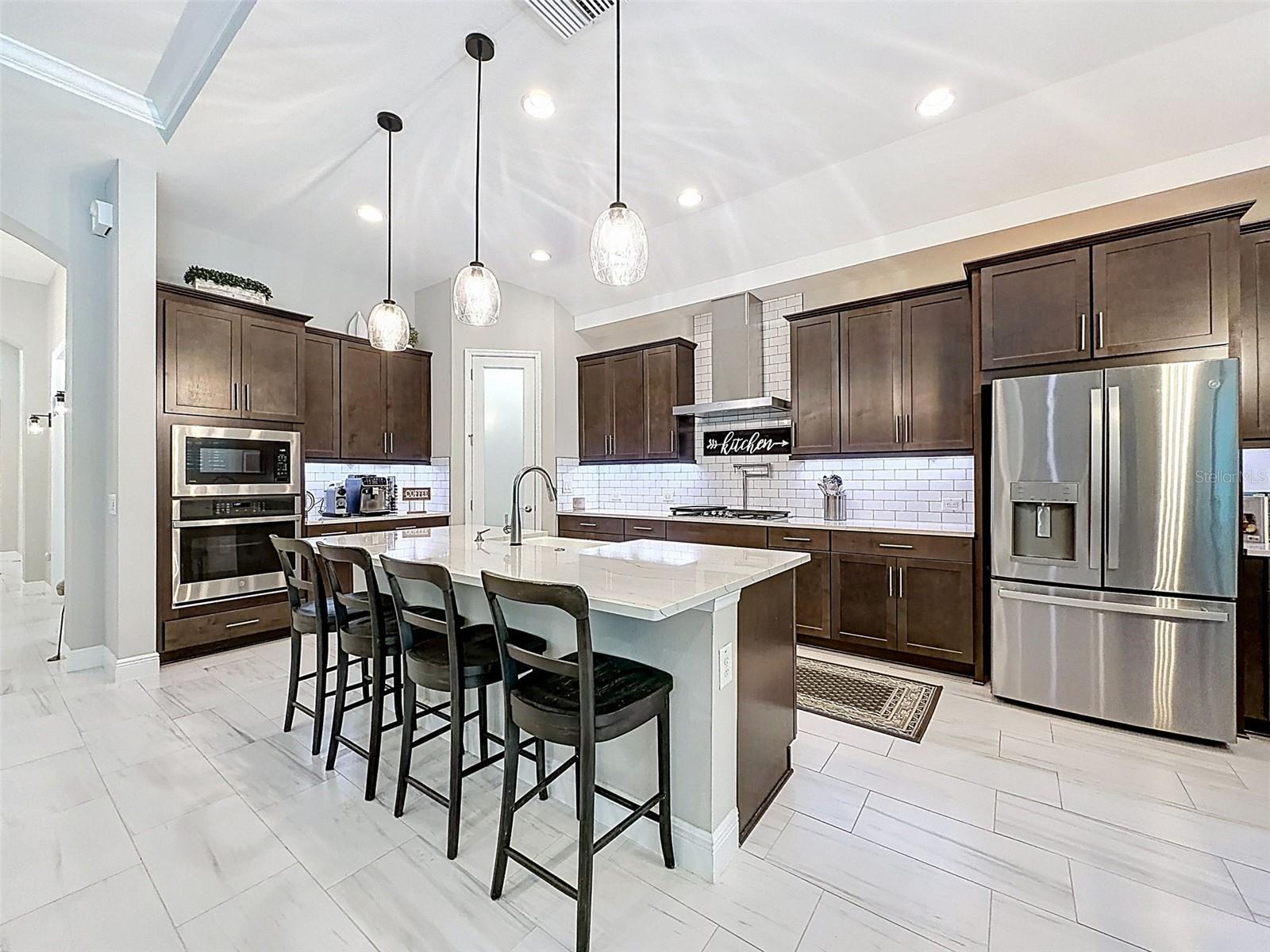 Listing photo id 12 for 21931 Woodshadow Way