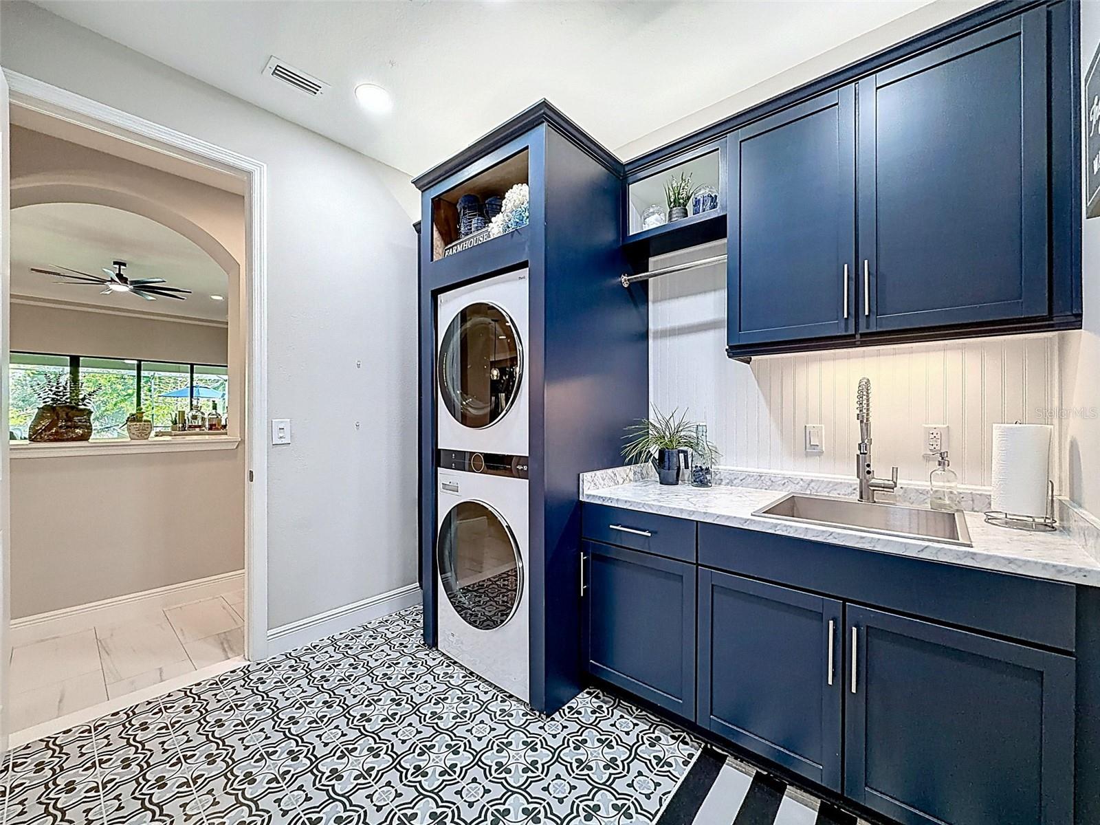 Listing photo id 27 for 21931 Woodshadow Way