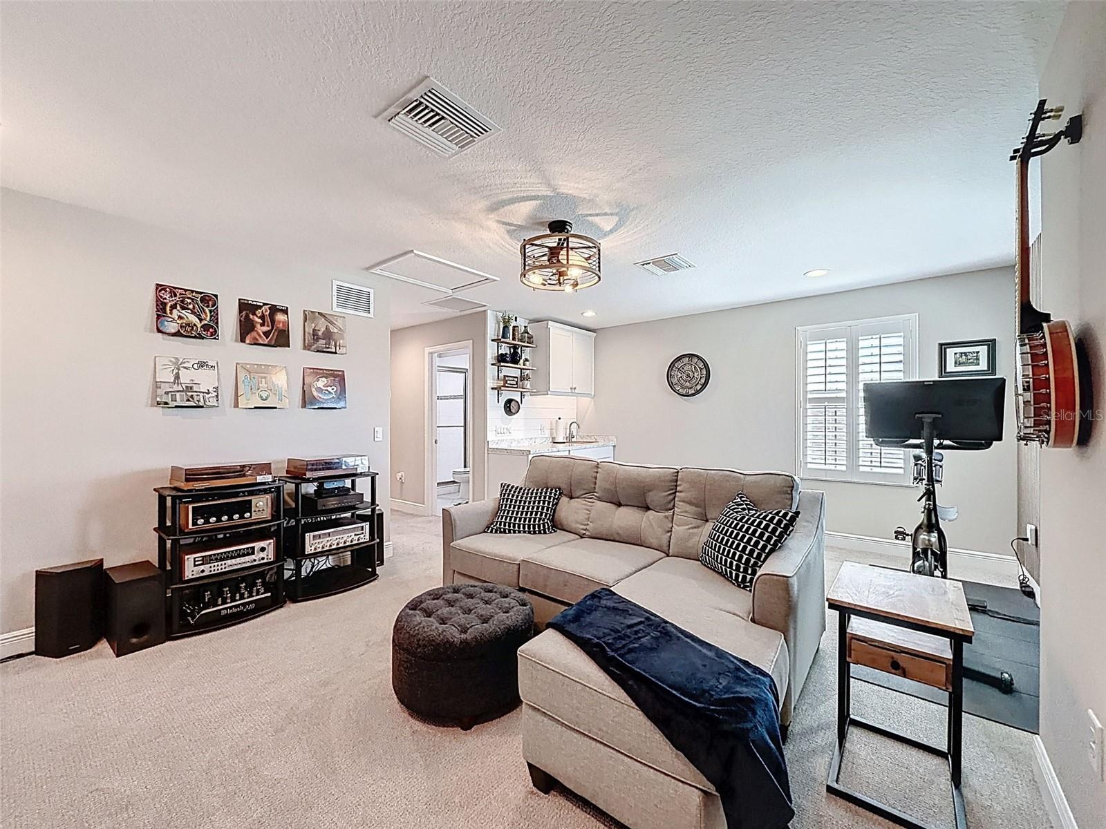 Listing photo id 35 for 21931 Woodshadow Way