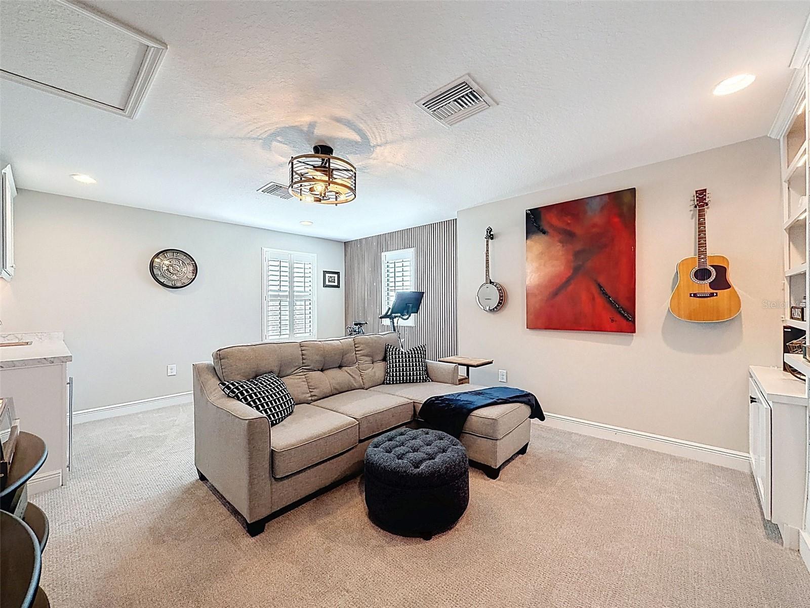 Listing photo id 36 for 21931 Woodshadow Way