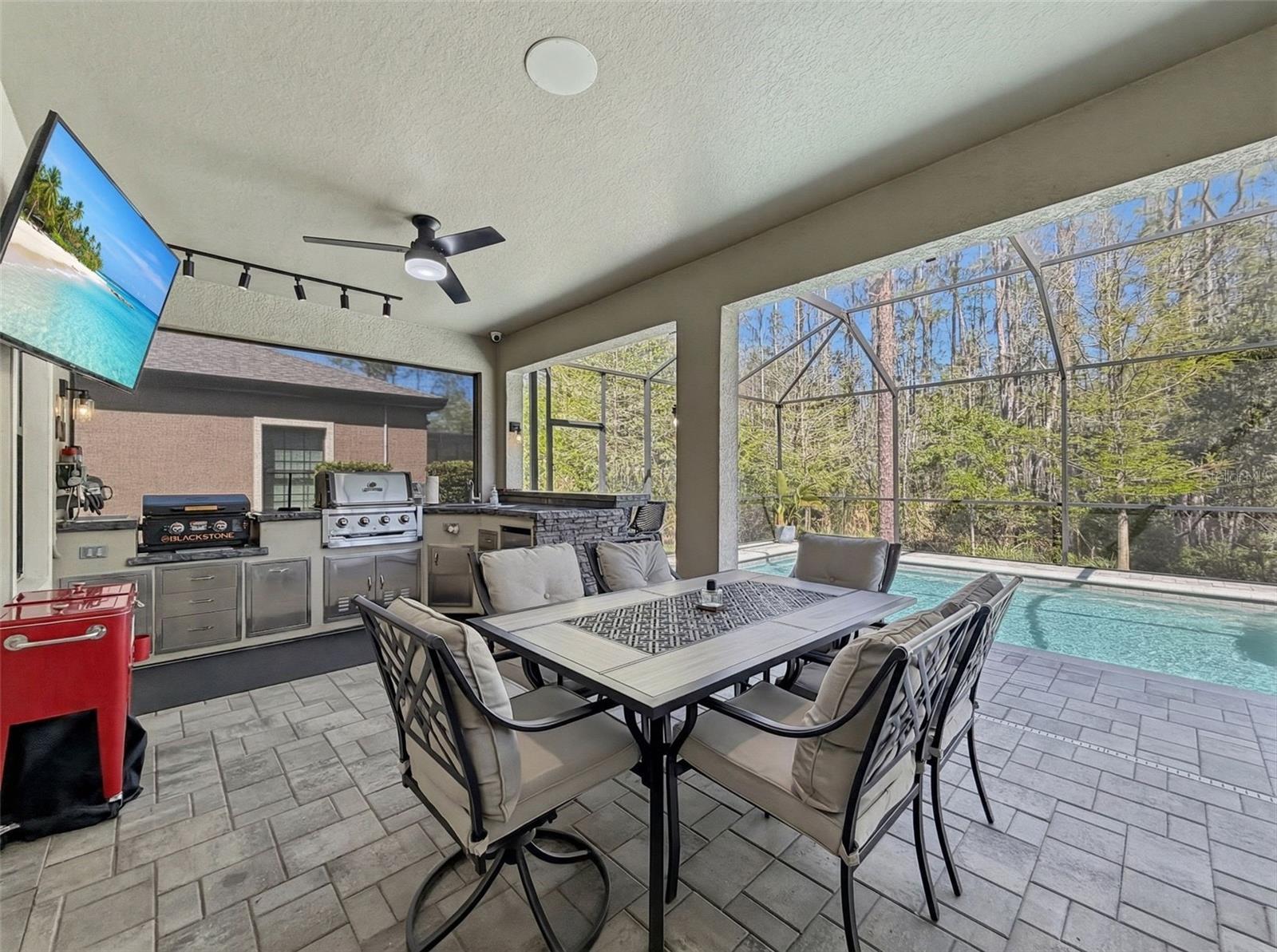 Listing photo id 38 for 21931 Woodshadow Way