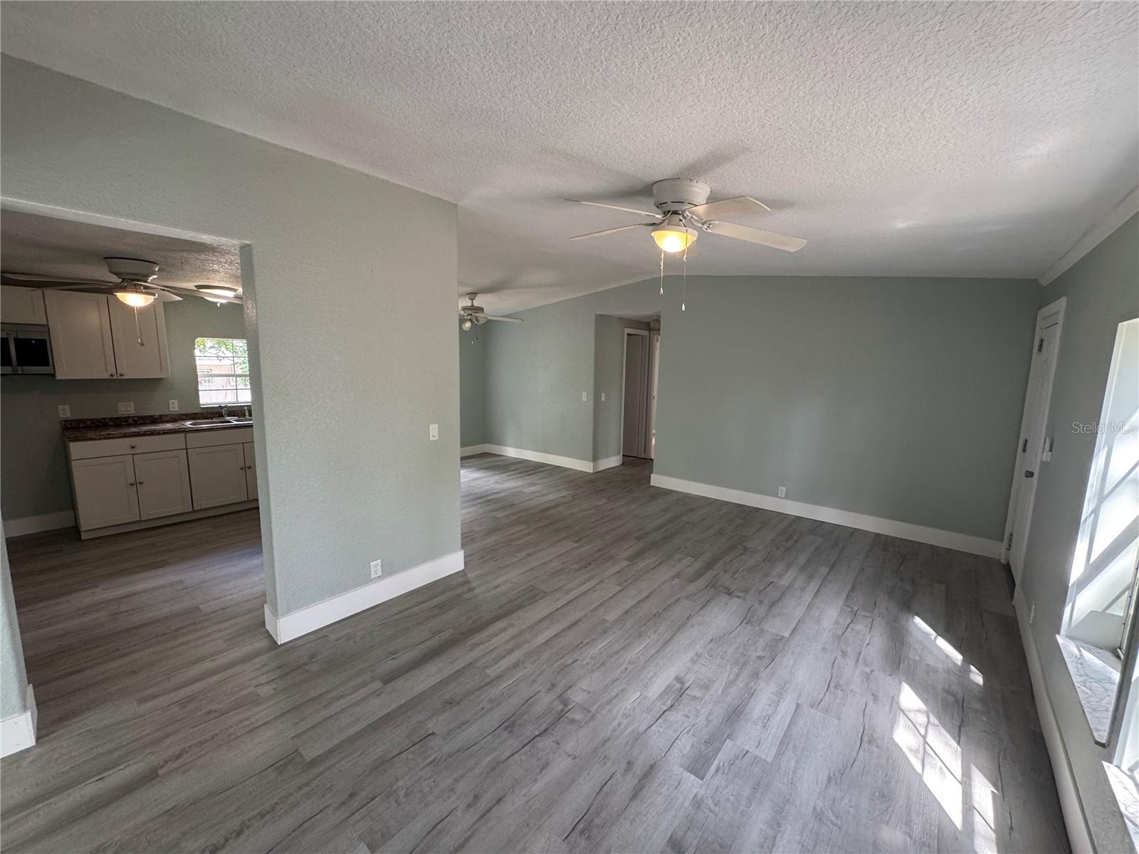 Image 11 of 31 For 15341 Omaha Street