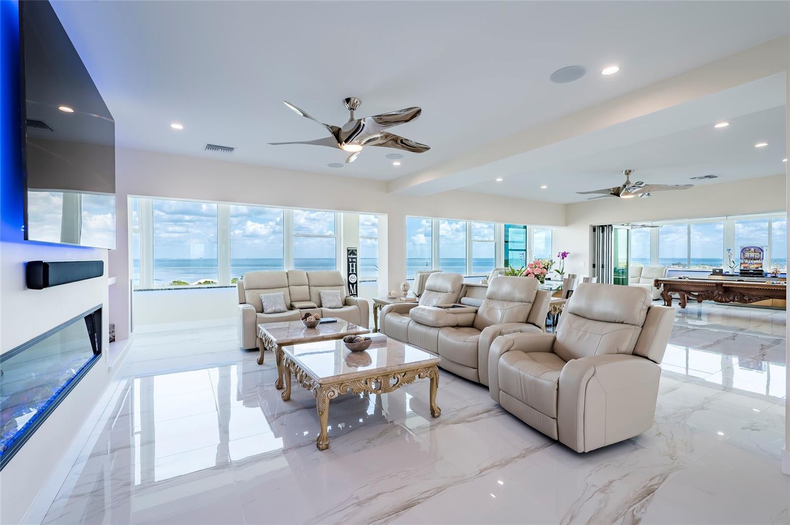 Listing photo id 11 for 1365 Snell Isle Boulevard Ne 9a