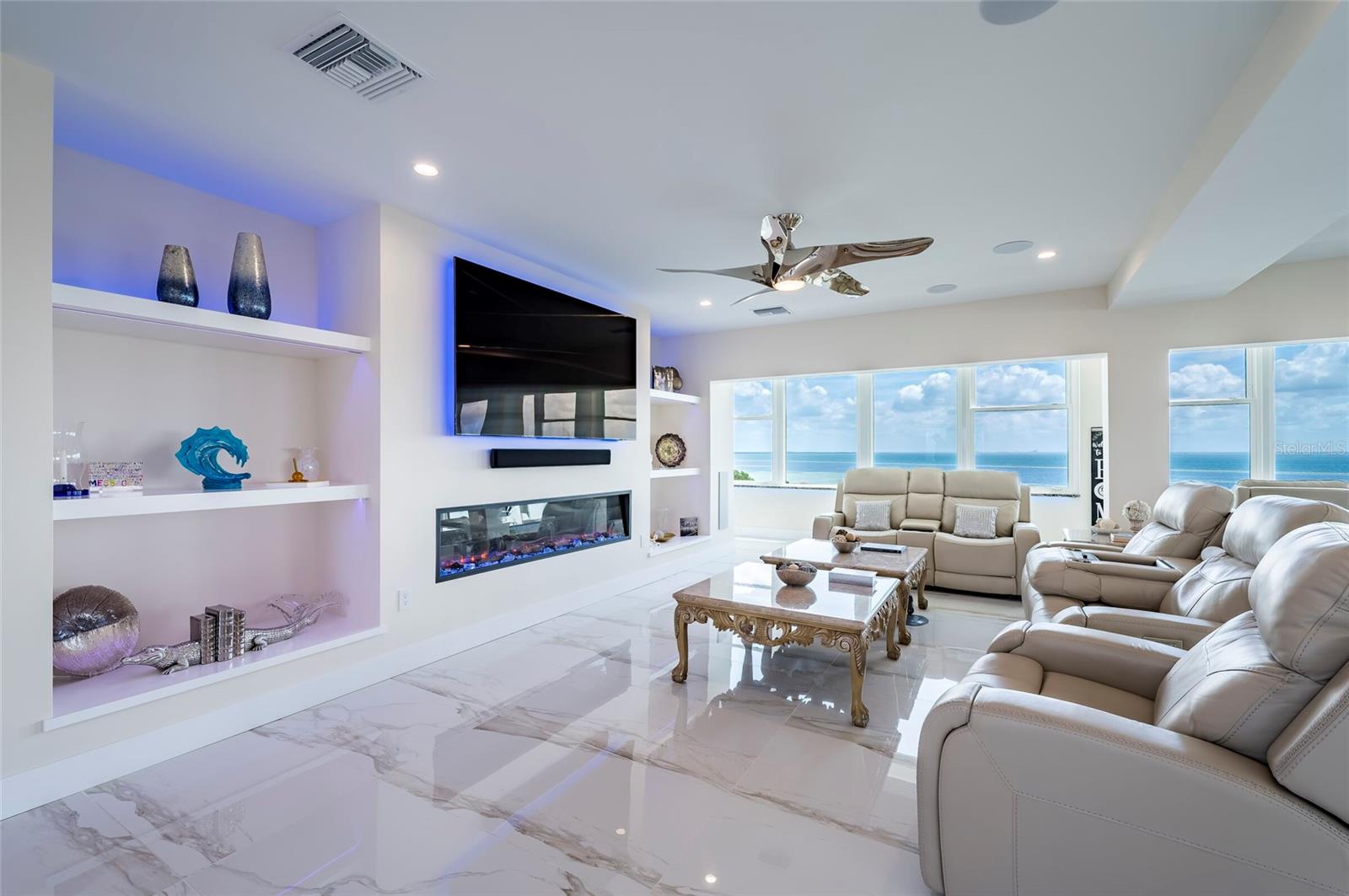 Listing photo id 12 for 1365 Snell Isle Boulevard Ne 9a