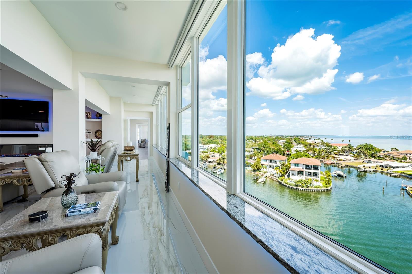 Listing photo id 13 for 1365 Snell Isle Boulevard Ne 9a