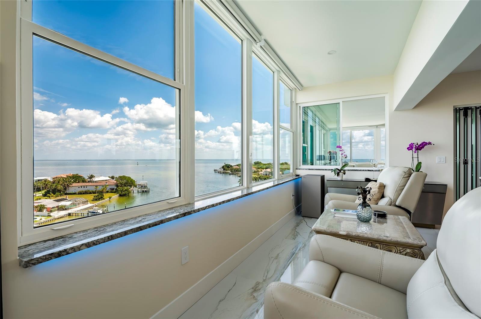 Listing photo id 14 for 1365 Snell Isle Boulevard Ne 9a