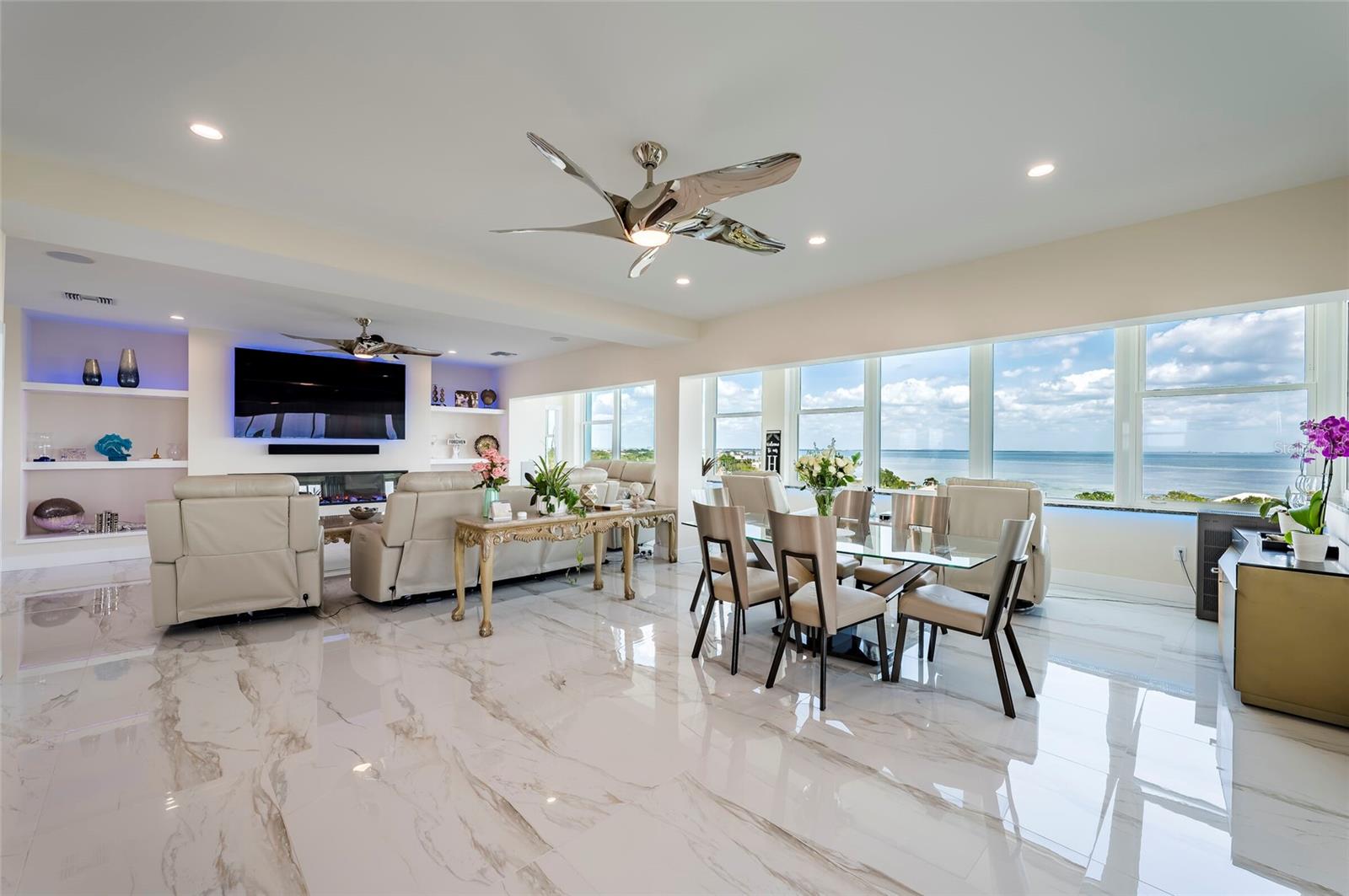 Listing photo id 16 for 1365 Snell Isle Boulevard Ne 9a