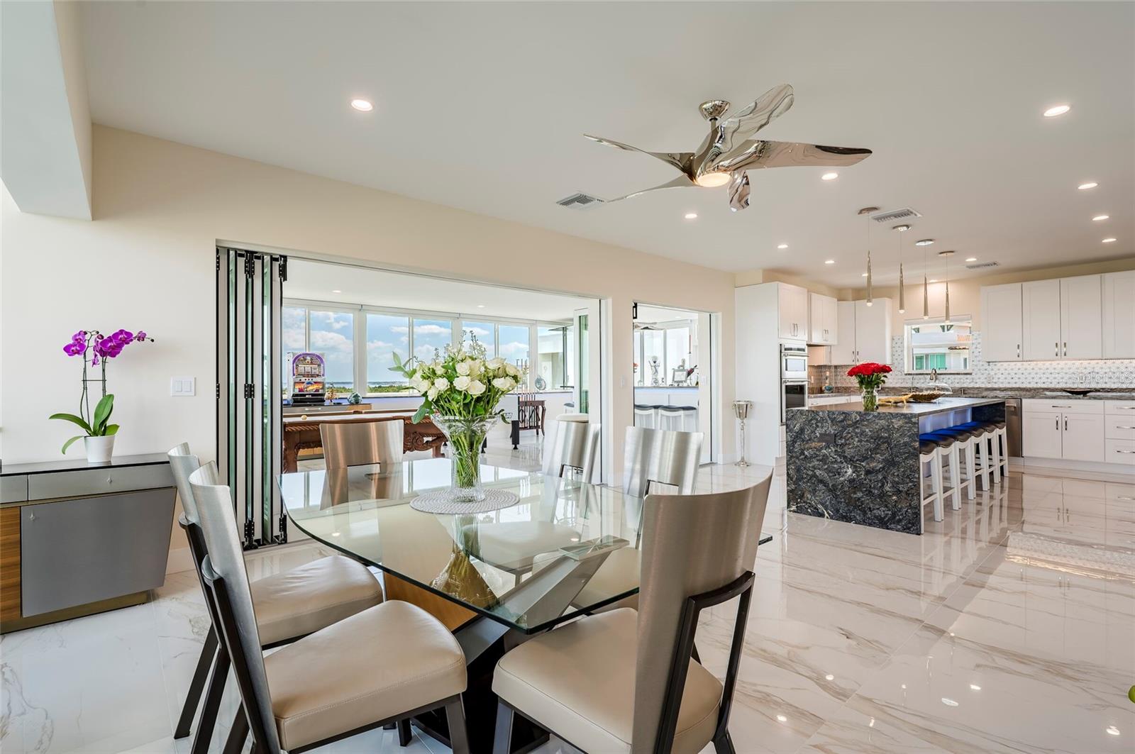 Listing photo id 19 for 1365 Snell Isle Boulevard Ne 9a