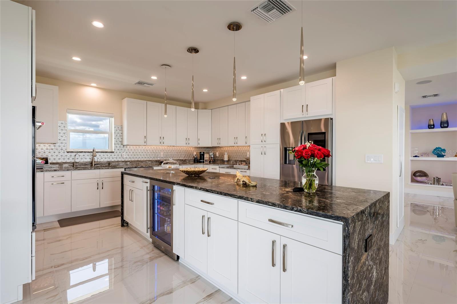 Listing photo id 21 for 1365 Snell Isle Boulevard Ne 9a