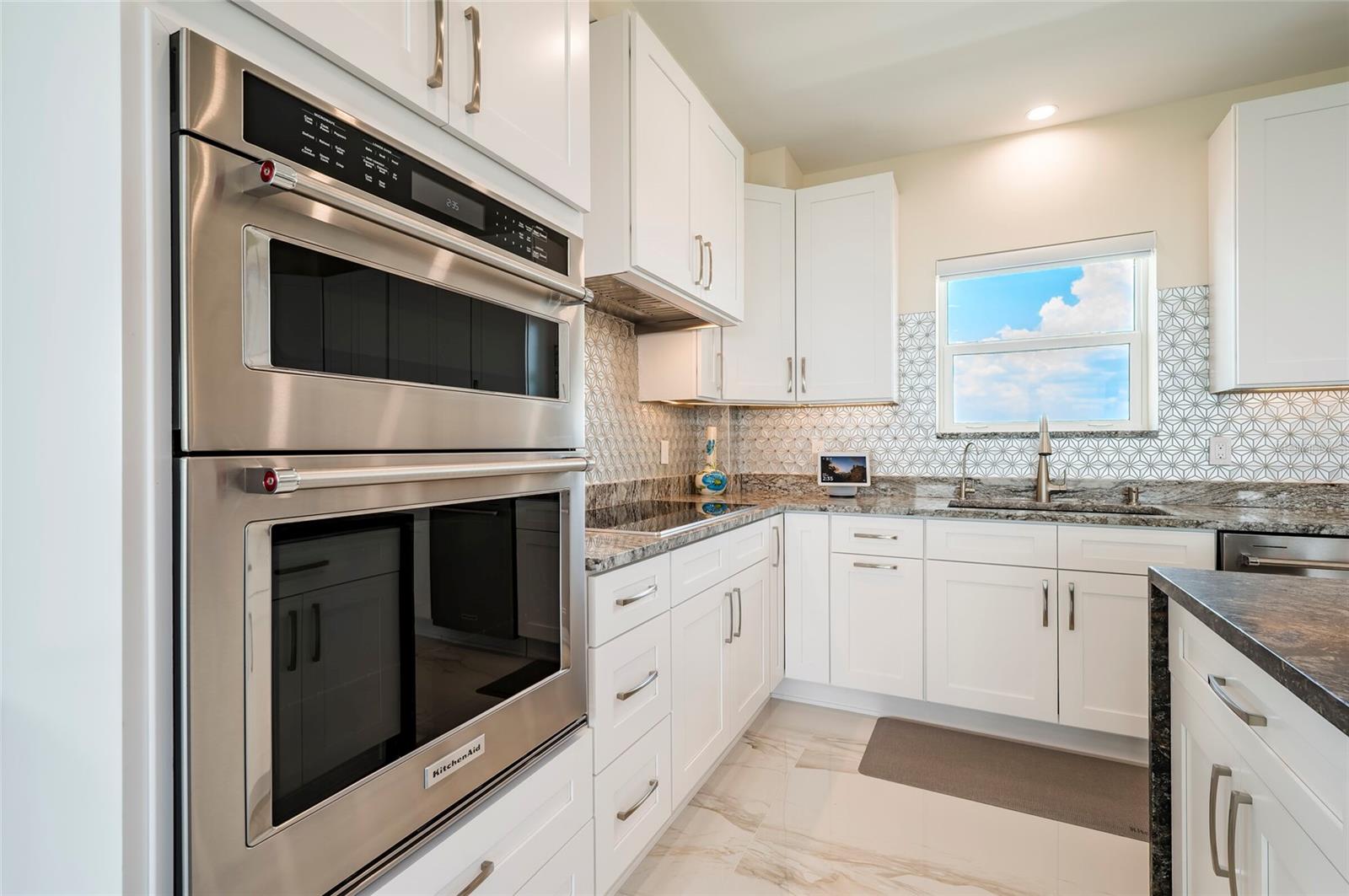 Listing photo id 22 for 1365 Snell Isle Boulevard Ne 9a