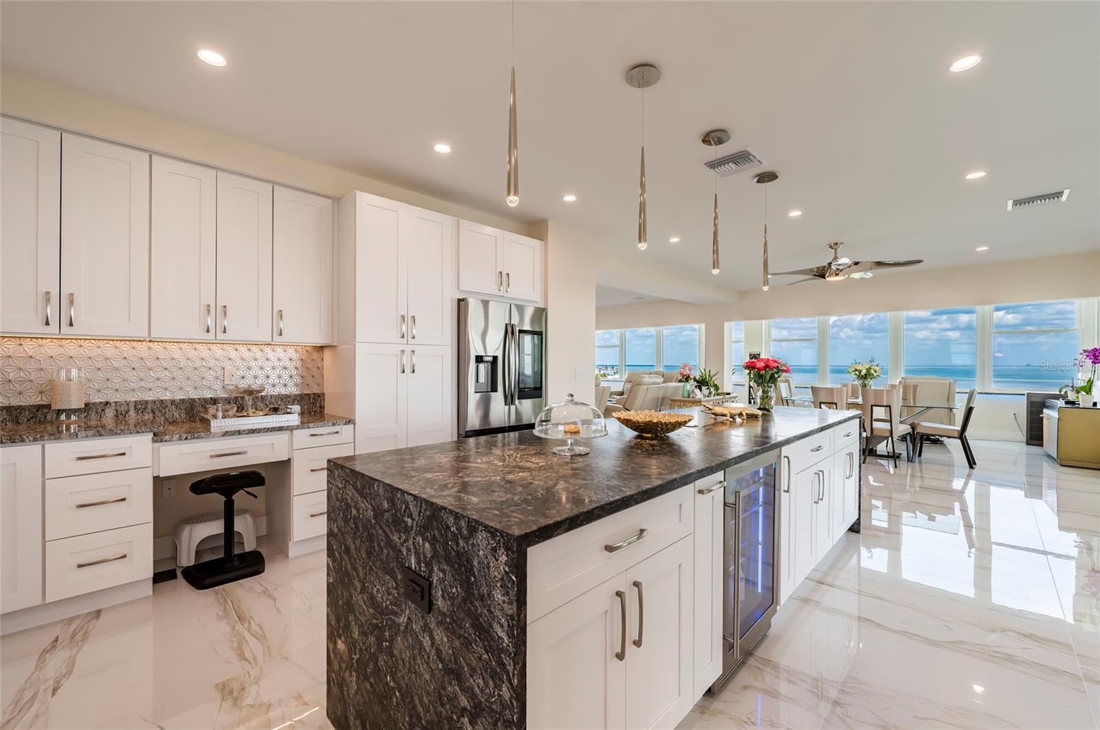 Listing photo id 27 for 1365 Snell Isle Boulevard Ne 9a