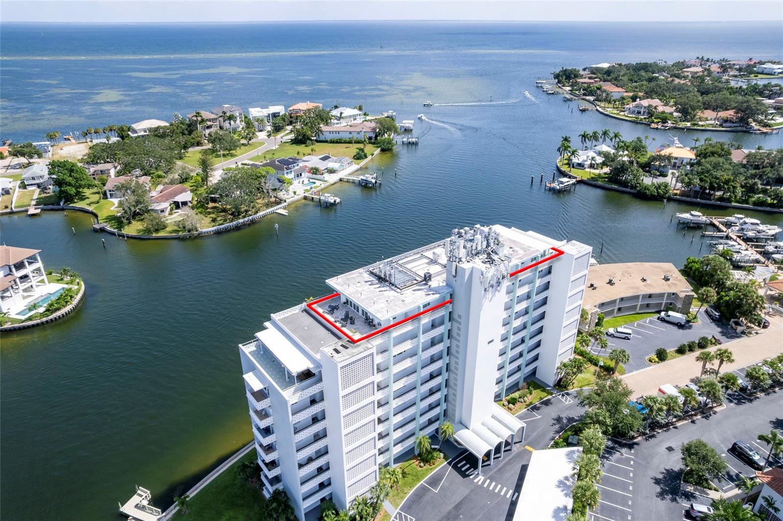 Listing photo id 1 for 1365 Snell Isle Boulevard Ne 9a