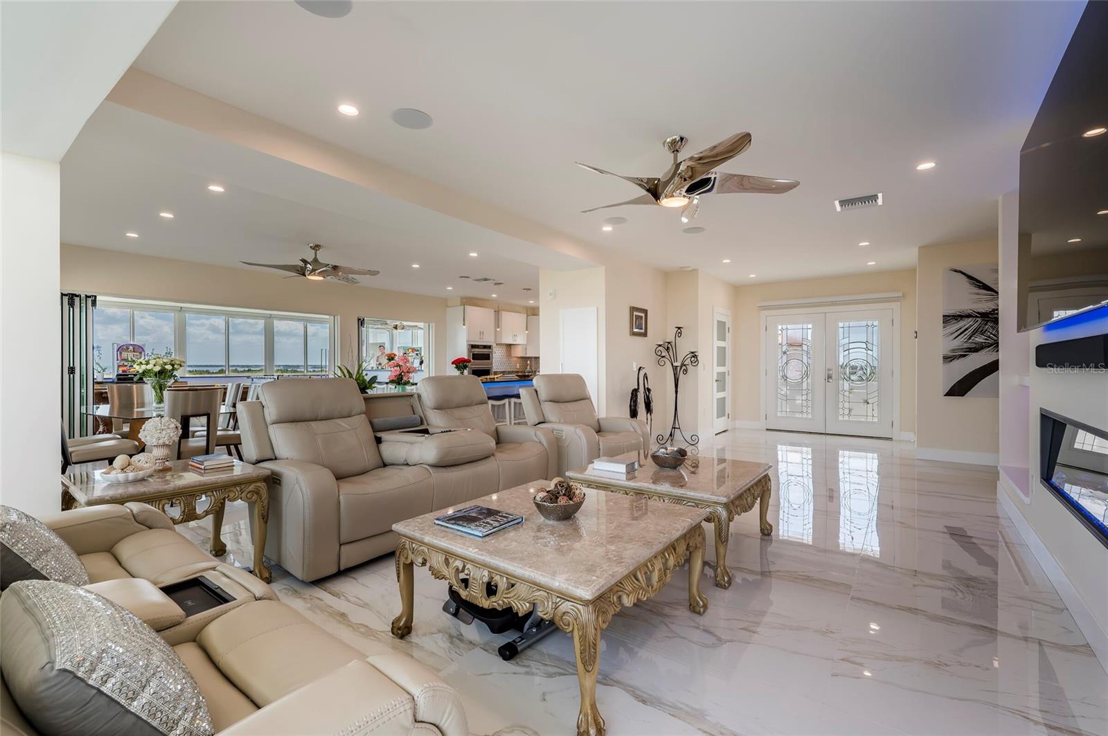 Listing photo id 29 for 1365 Snell Isle Boulevard Ne 9a