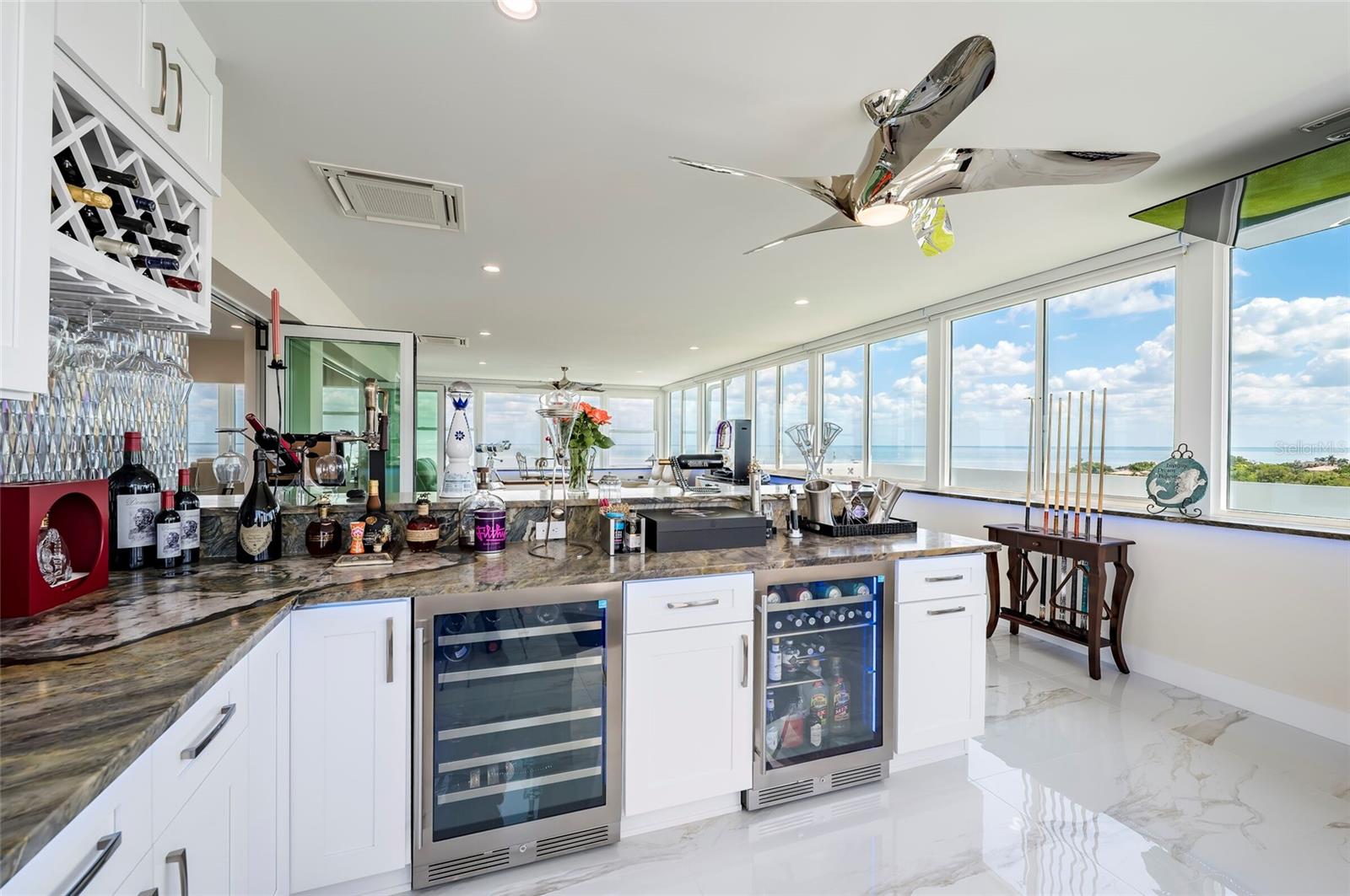 Listing photo id 32 for 1365 Snell Isle Boulevard Ne 9a