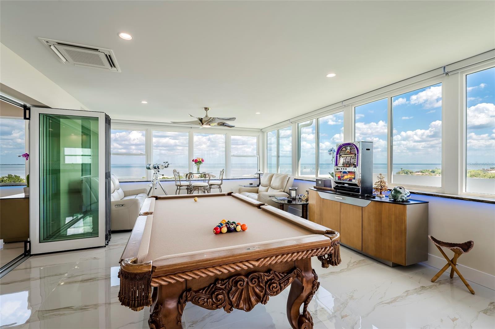 Listing photo id 35 for 1365 Snell Isle Boulevard Ne 9a