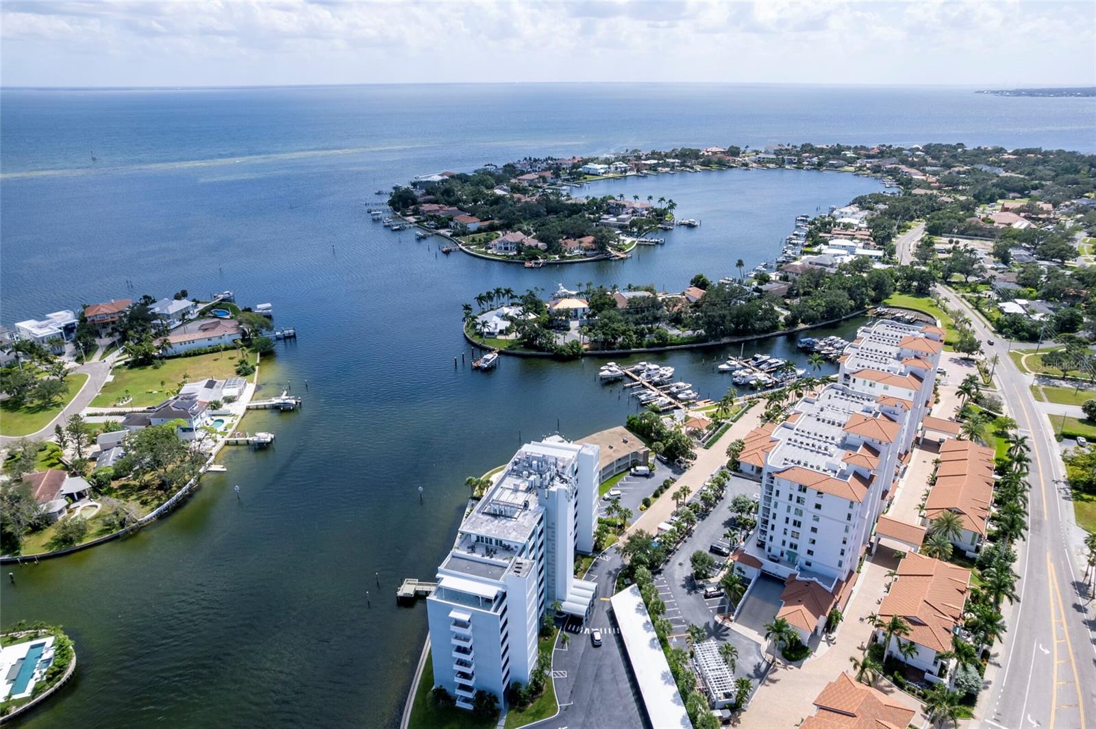 Listing photo id 2 for 1365 Snell Isle Boulevard Ne 9a