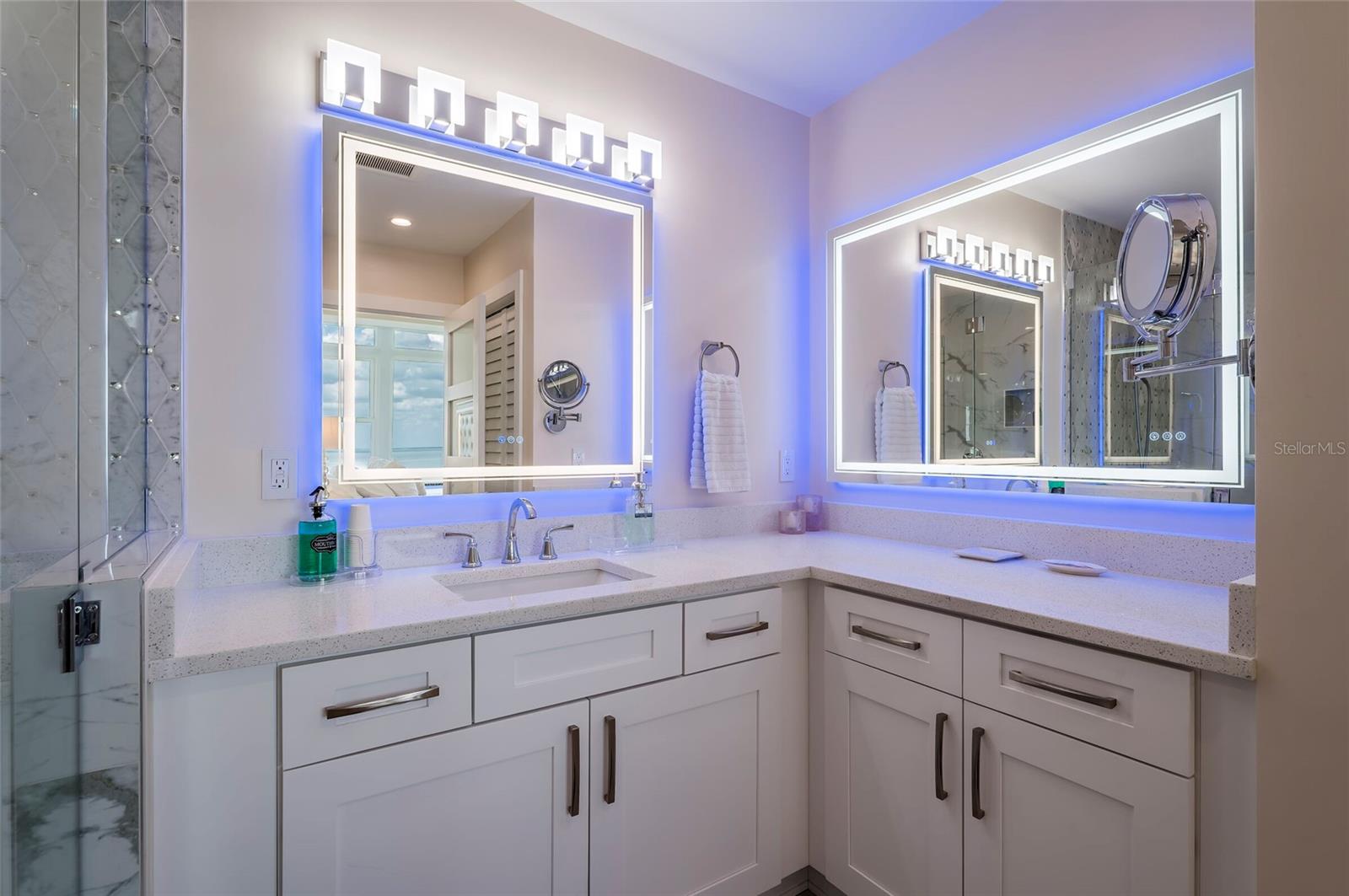 Listing photo id 51 for 1365 Snell Isle Boulevard Ne 9a