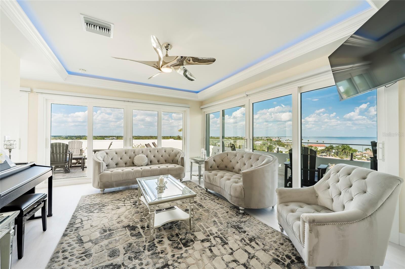 Listing photo id 55 for 1365 Snell Isle Boulevard Ne 9a