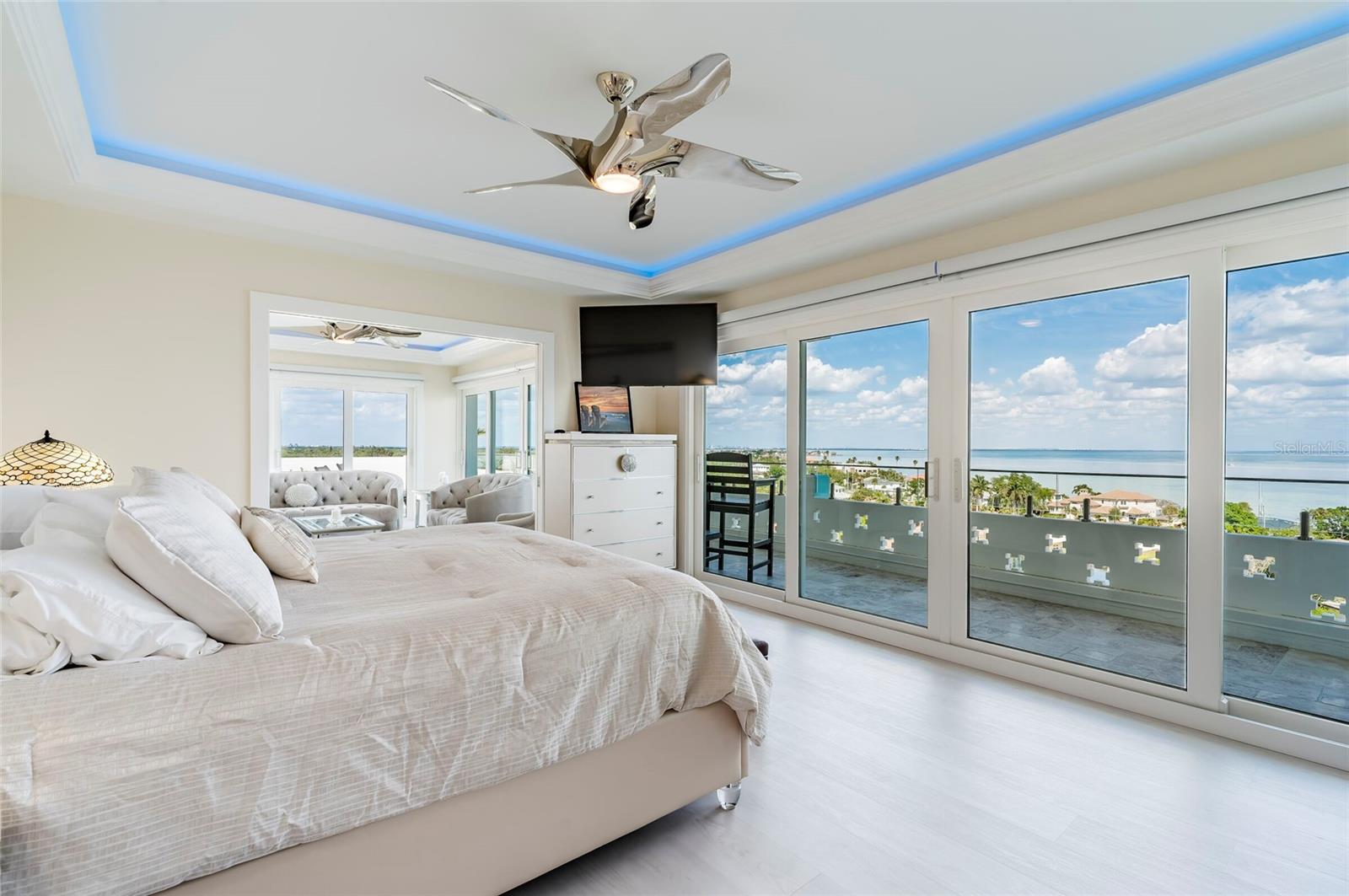 Listing photo id 57 for 1365 Snell Isle Boulevard Ne 9a