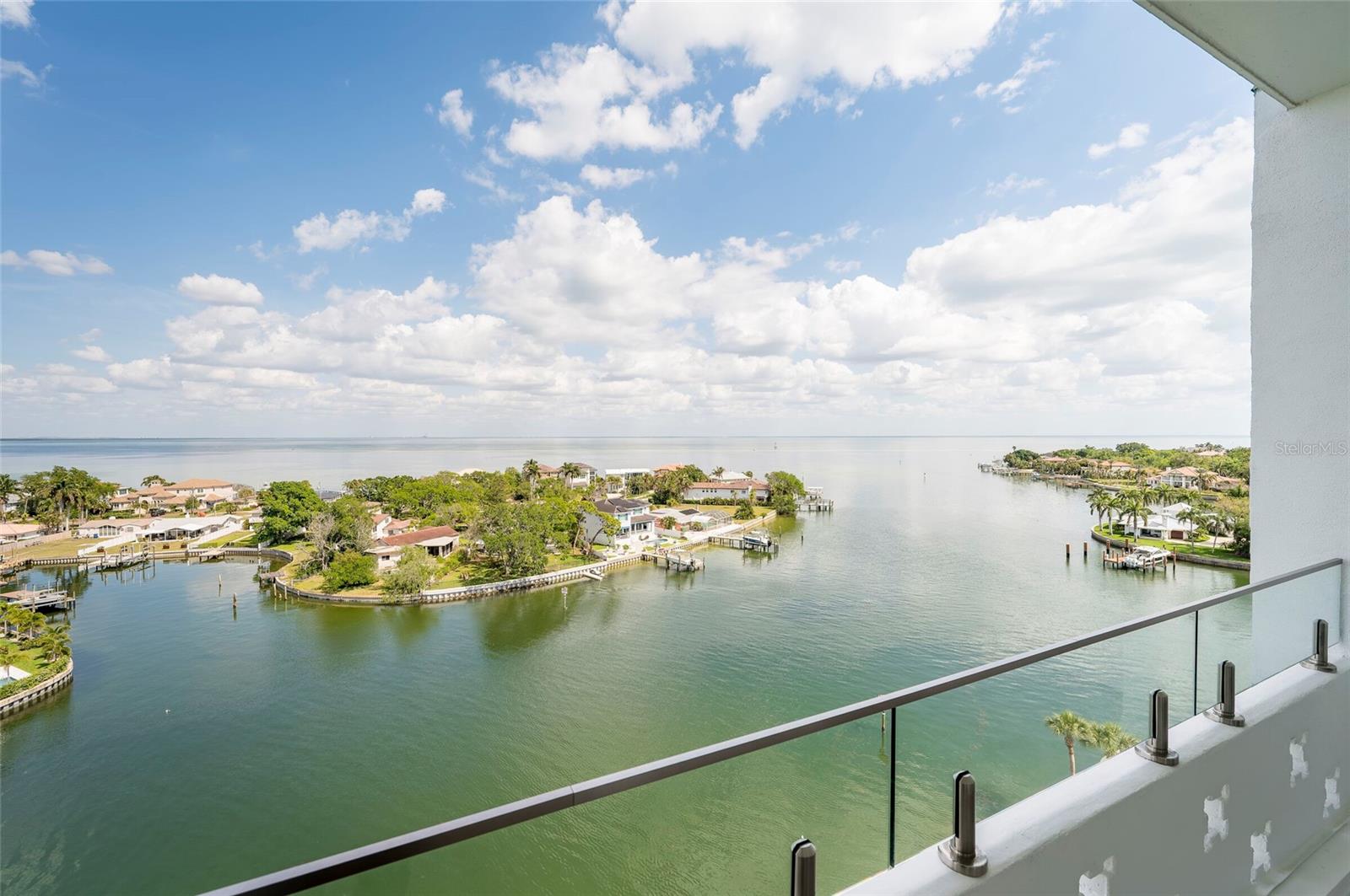 Listing photo id 59 for 1365 Snell Isle Boulevard Ne 9a