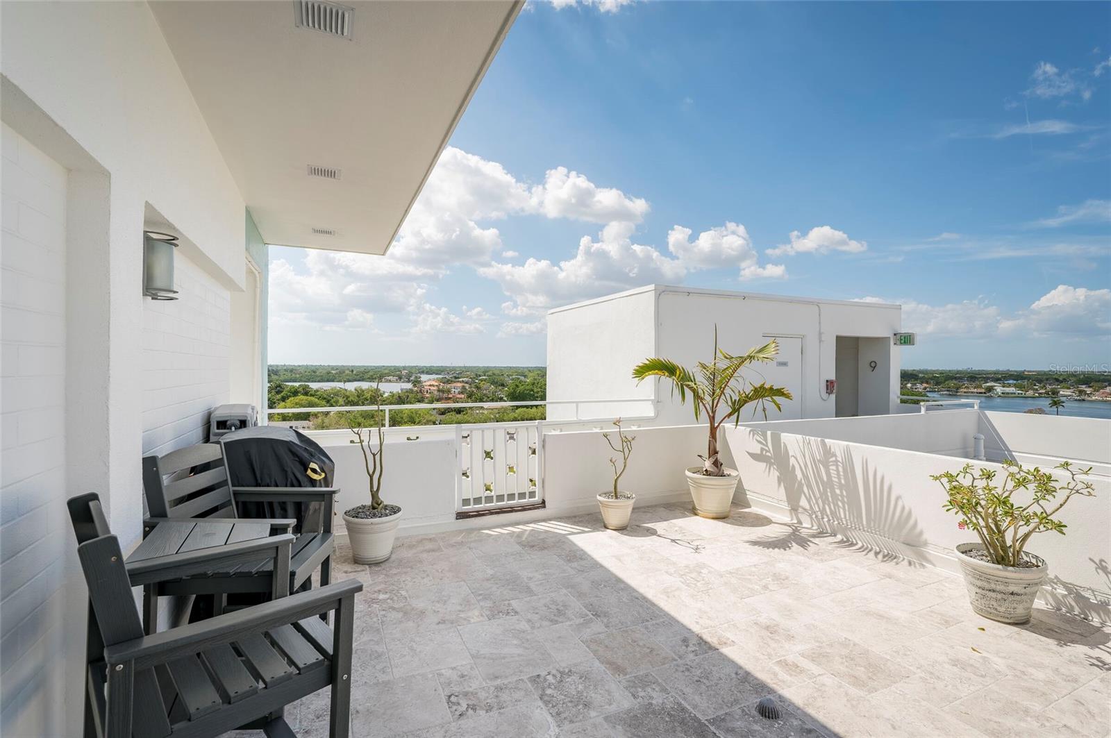 Listing photo id 66 for 1365 Snell Isle Boulevard Ne 9a