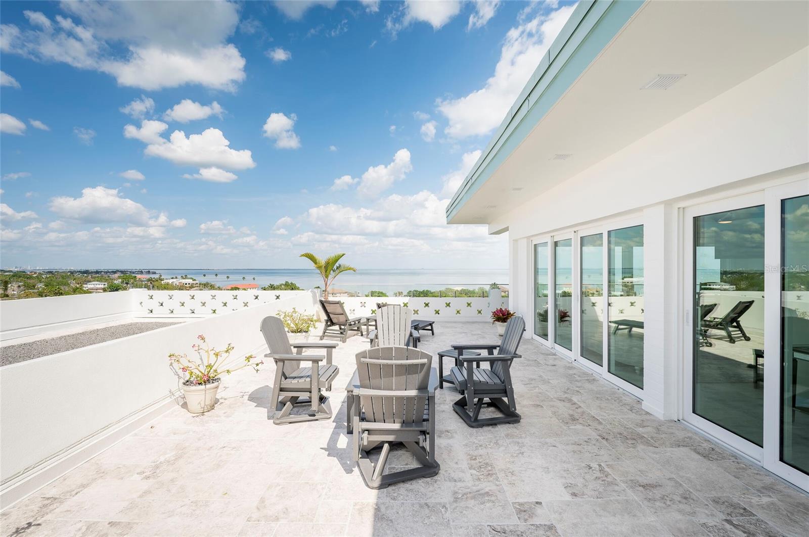 Listing photo id 68 for 1365 Snell Isle Boulevard Ne 9a