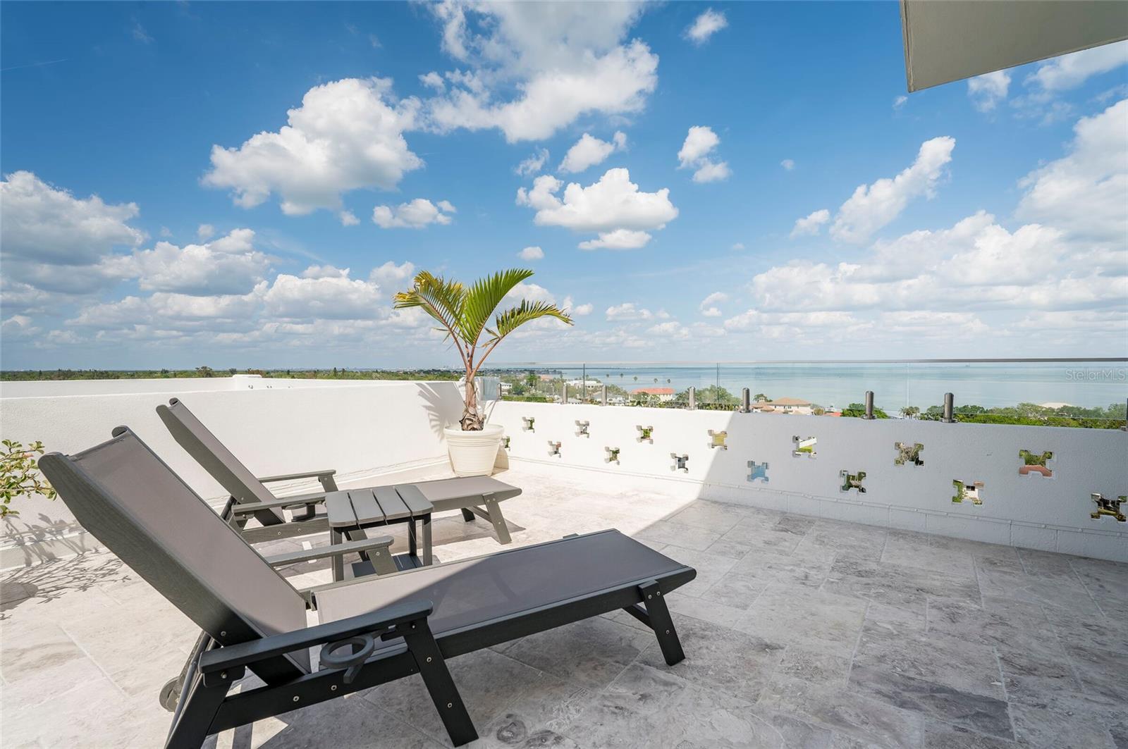 Listing photo id 70 for 1365 Snell Isle Boulevard Ne 9a