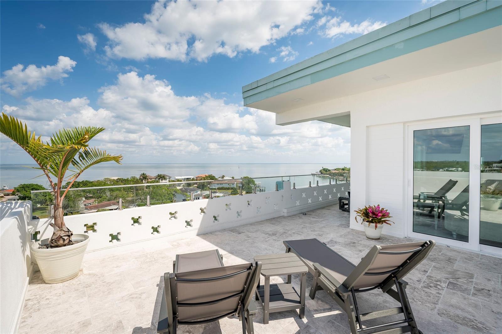 Listing photo id 71 for 1365 Snell Isle Boulevard Ne 9a