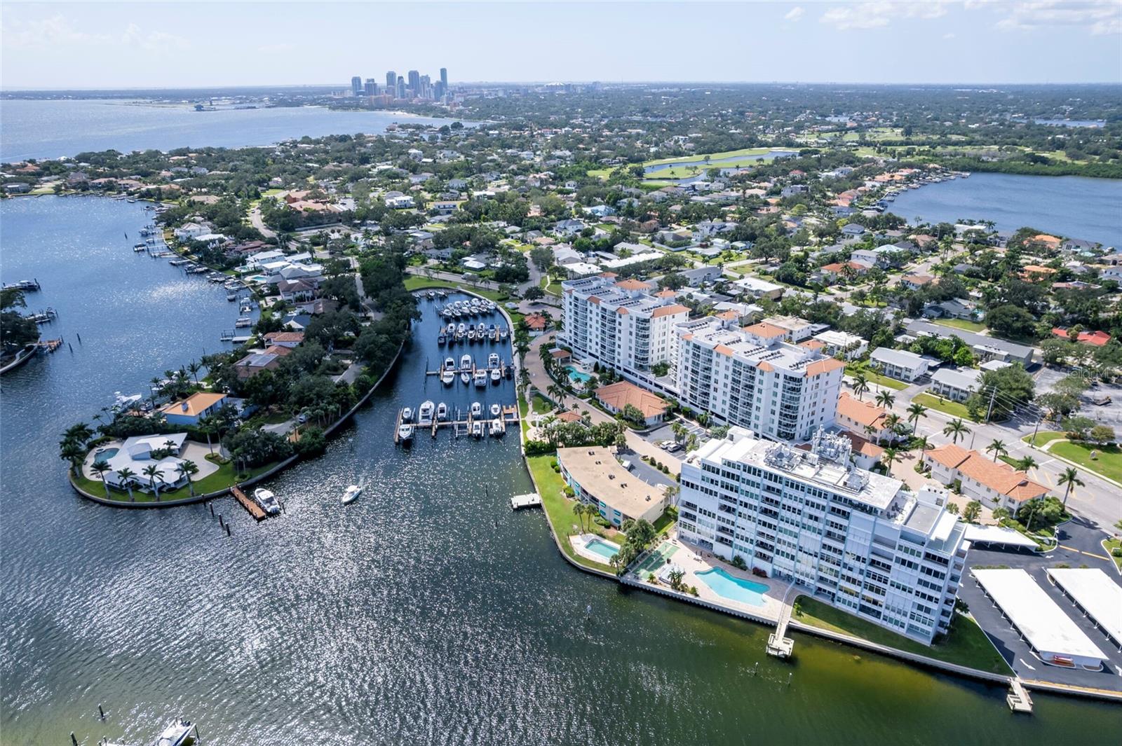 Listing photo id 6 for 1365 Snell Isle Boulevard Ne 9a