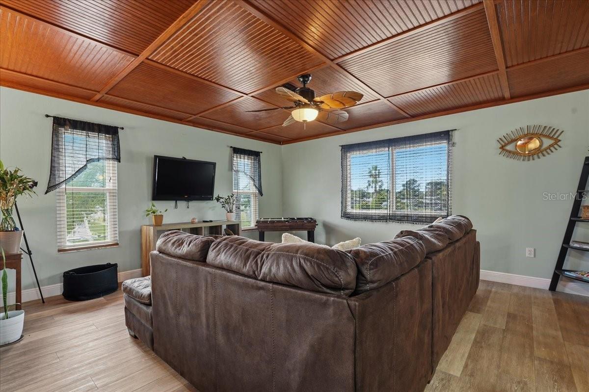 Image 24 of 67 For 1314 Oleander Drive