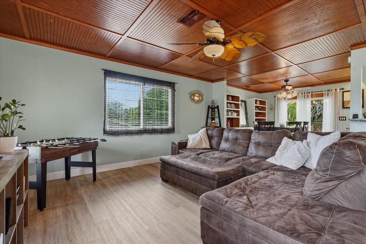 Image 25 of 67 For 1314 Oleander Drive