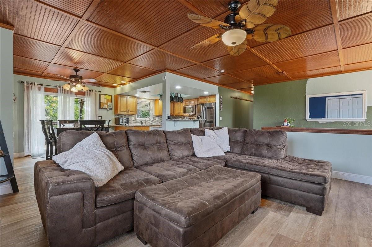 Image 26 of 67 For 1314 Oleander Drive