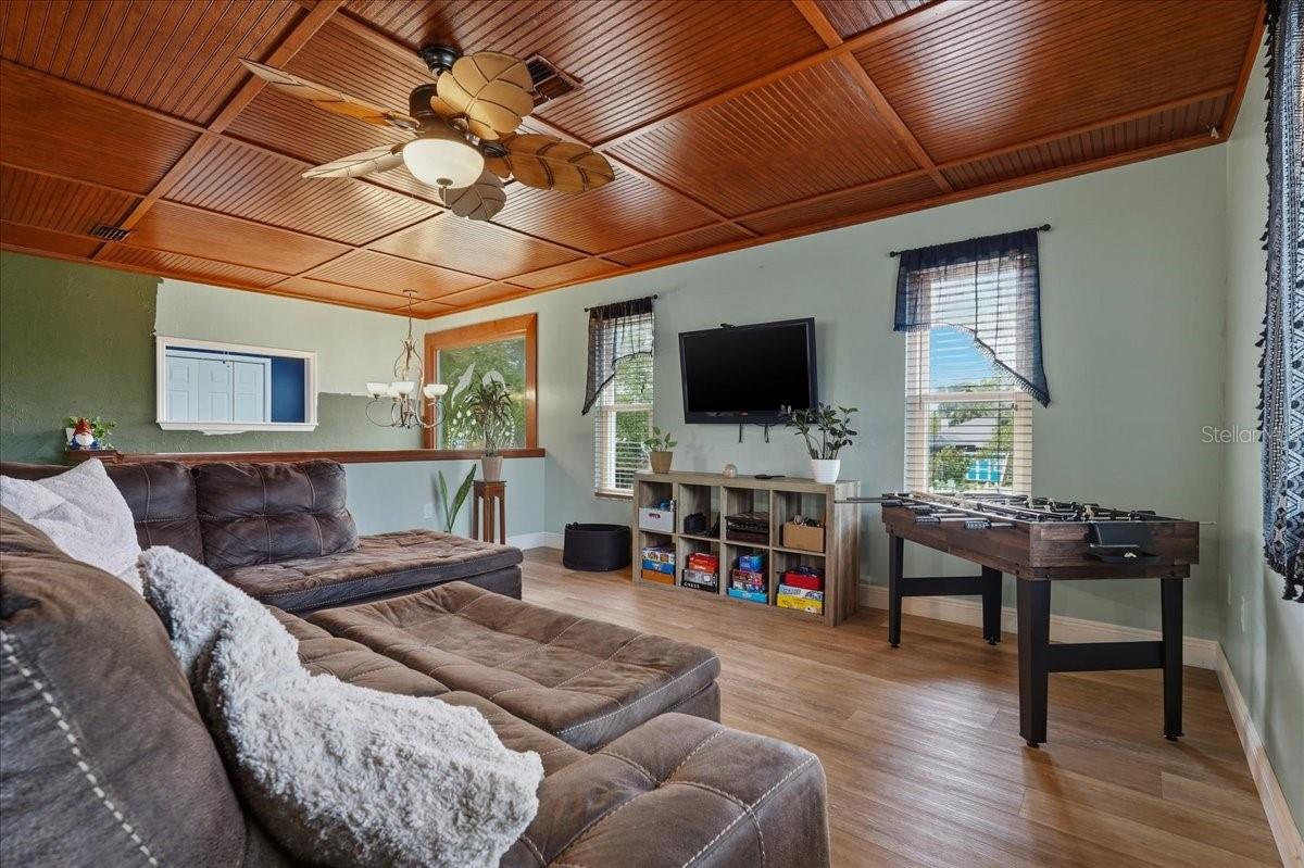 Image 27 of 67 For 1314 Oleander Drive